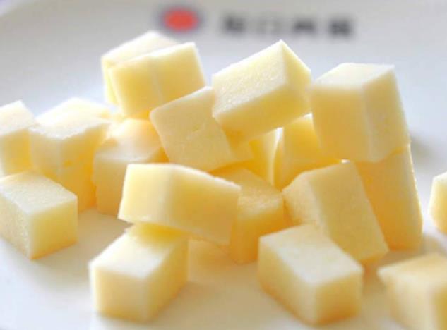 草原美食——乌拉盖的奶豆腐